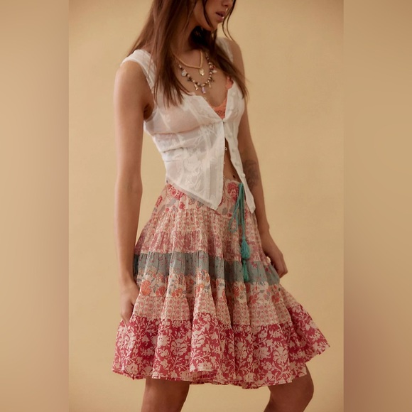 Free People Dresses & Skirts - Free People Many Layers Printed Skirt